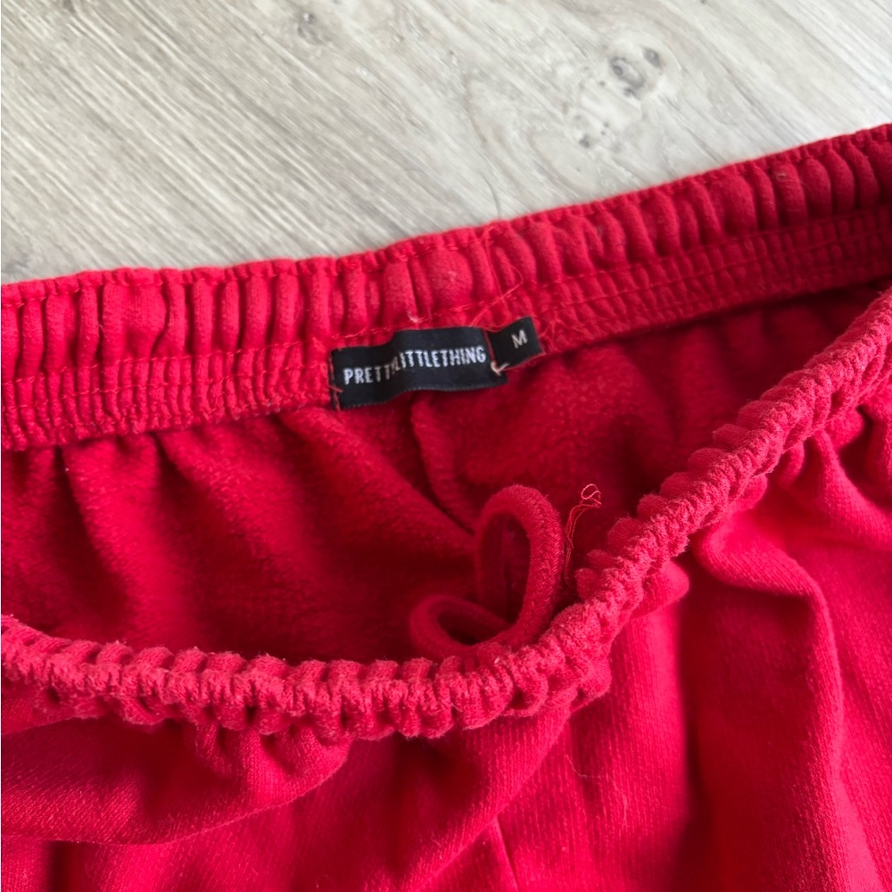PrettyLittleThing Red Sweatpants - Picture 3 of 4